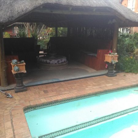 Treetops & Treats Guest House Pretoria Exterior foto