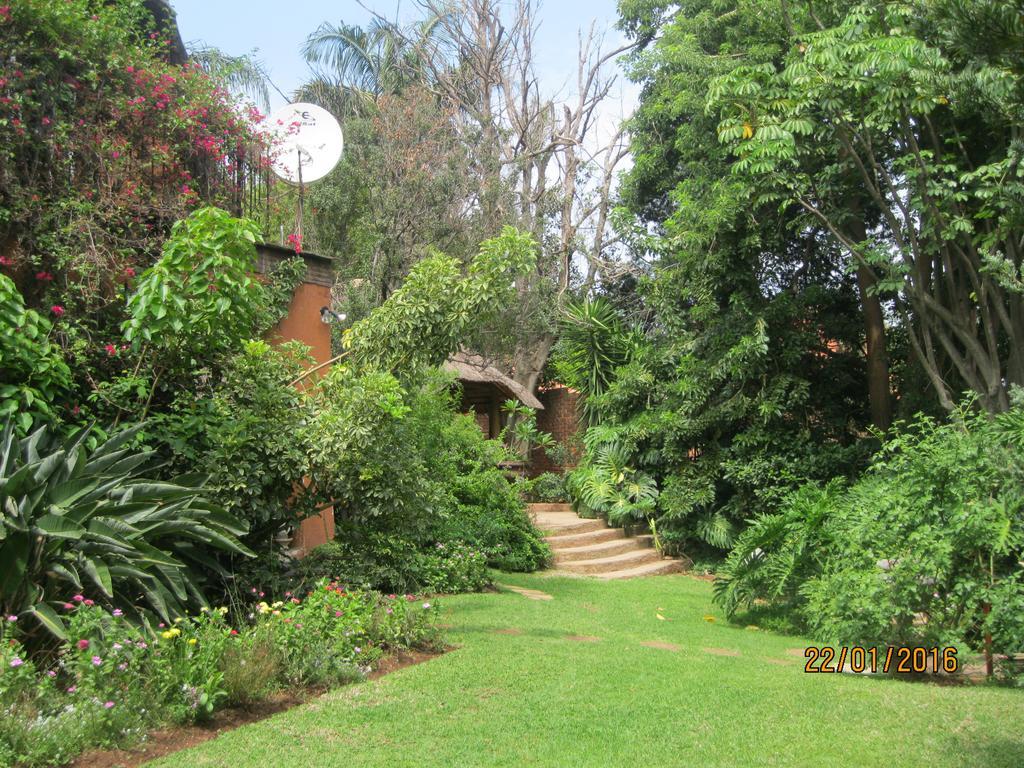 Treetops & Treats Guest House Pretoria Exterior foto