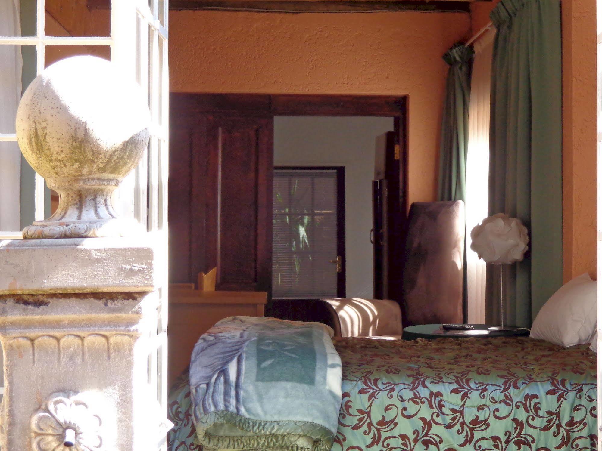 Treetops & Treats Guest House Pretoria Exterior foto
